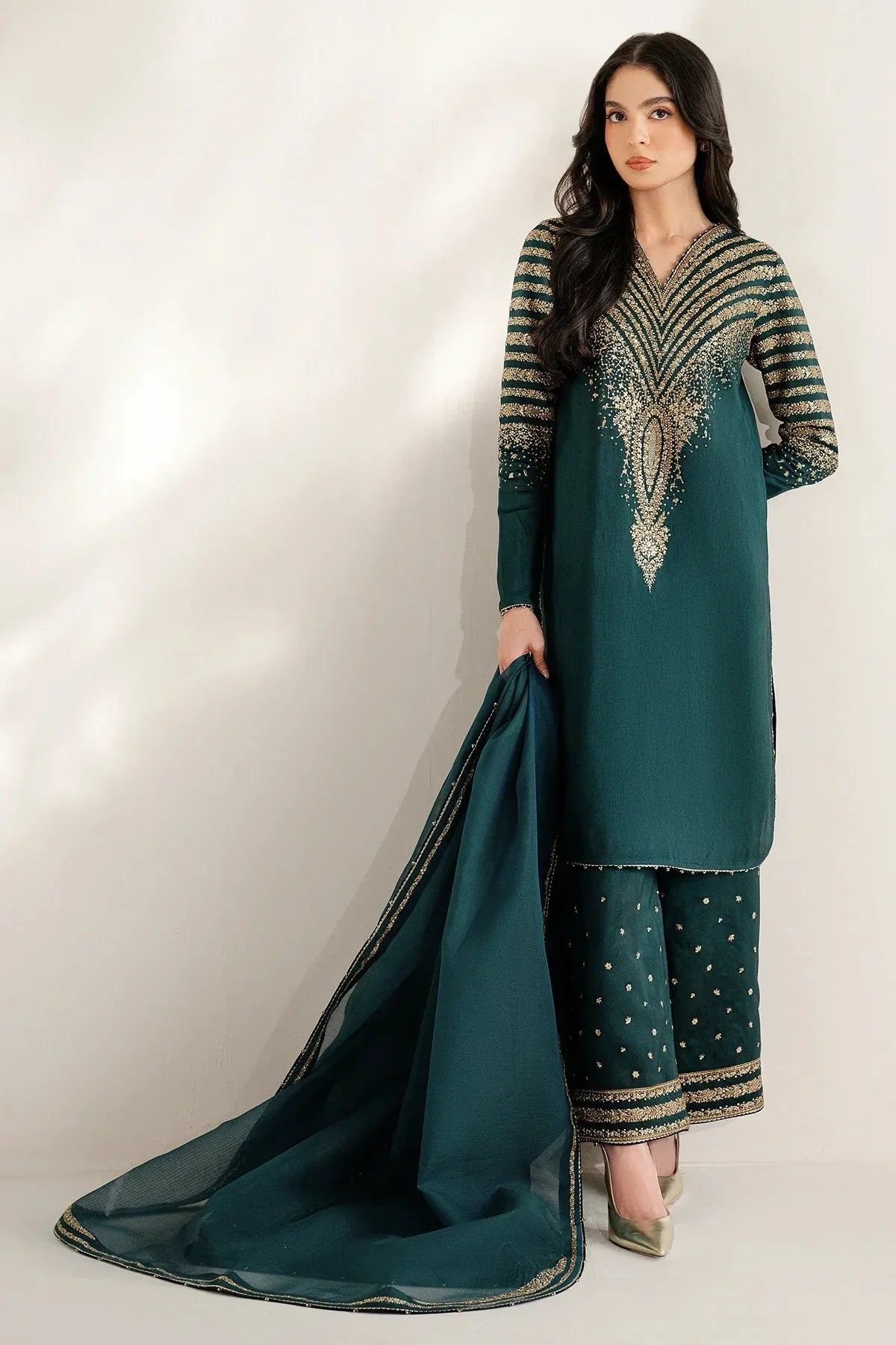 Embroidered Raw Silk UR - 7056 - NEW NAMAL PRET
