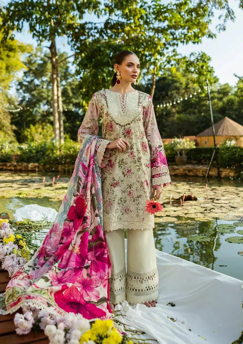 ELK - 06B ROSES & WHITES - NEW NAMAL PRET